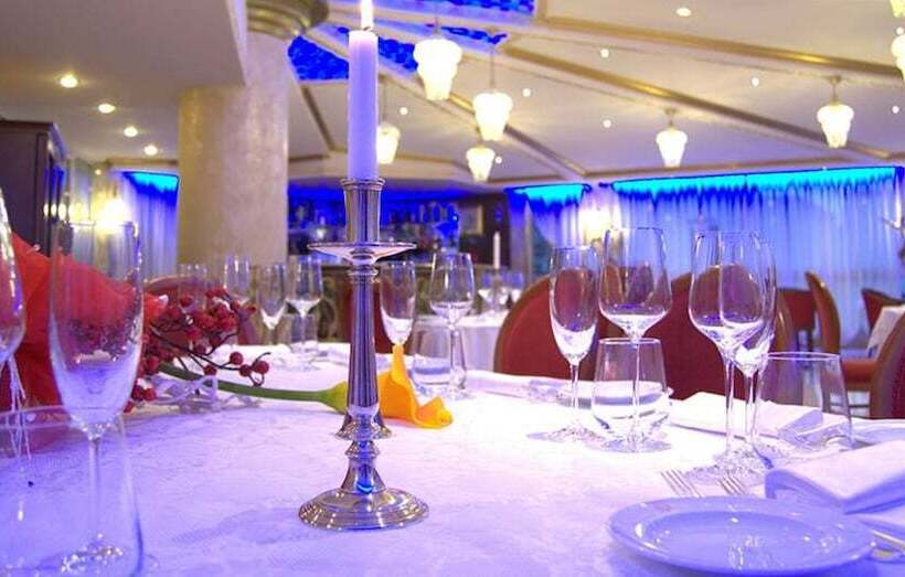 Отель Don Carlo