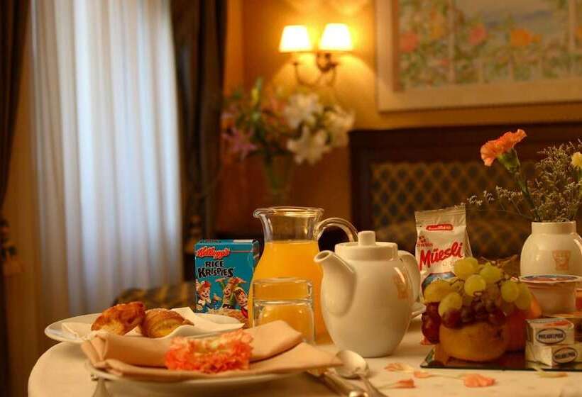 Отель Don Carlo