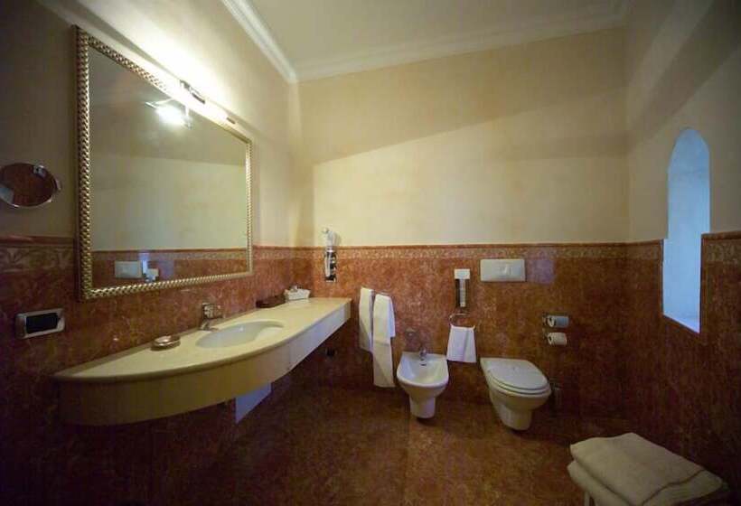 Отель Don Carlo