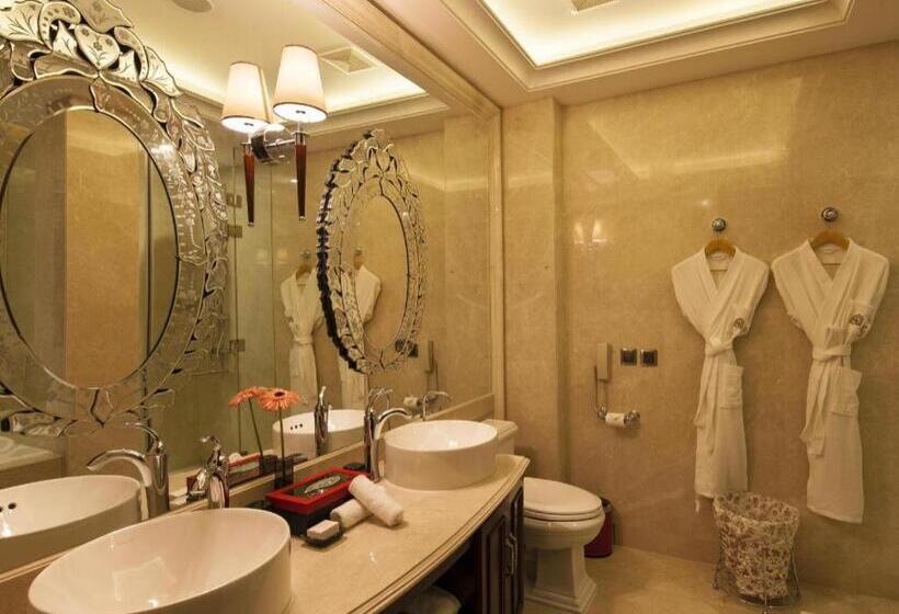 فندق Eden Club House