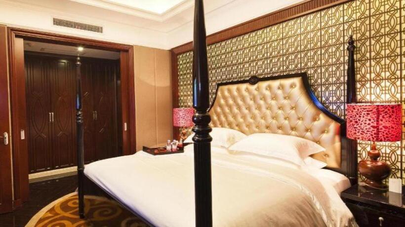 فندق Eden Club House