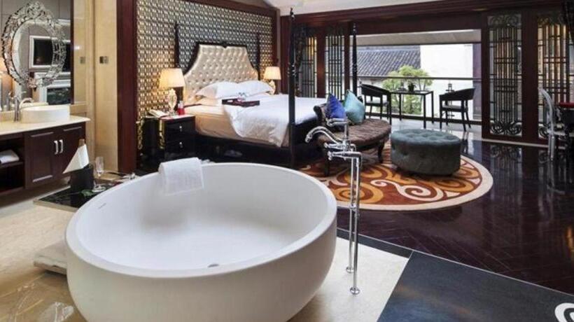 فندق Eden Club House