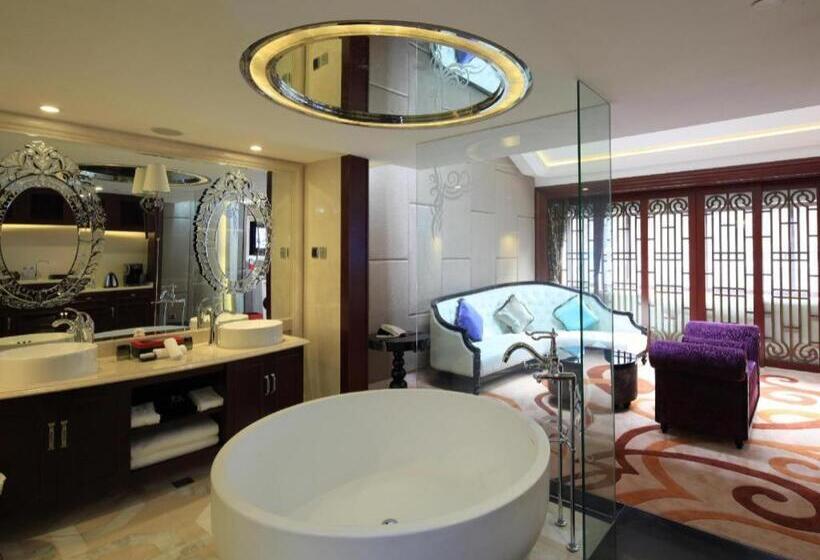 فندق Eden Club House