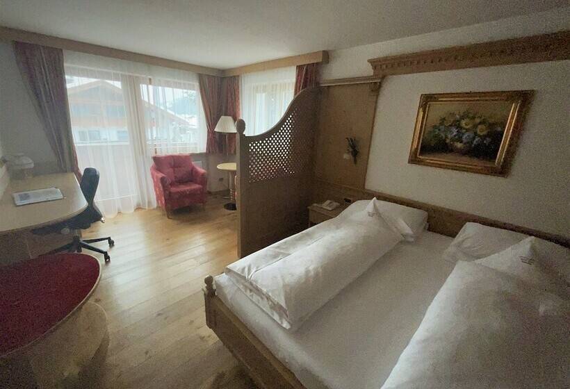 هتل Garni Concordia   Dolomites Home
