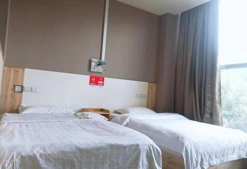 호텔 Honey Bee Hub