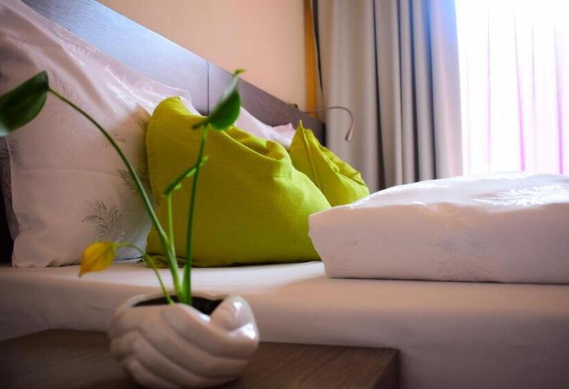 בית מלון כפרי Kube