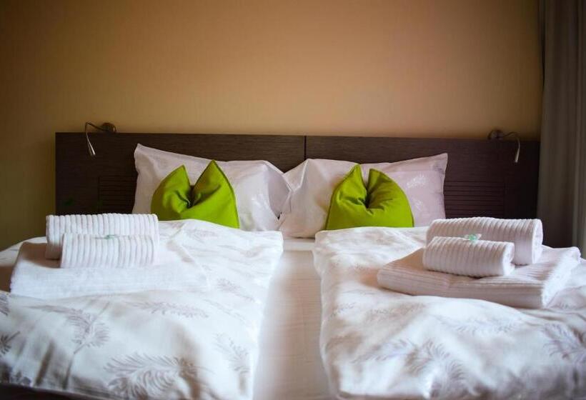 בית מלון כפרי Kube