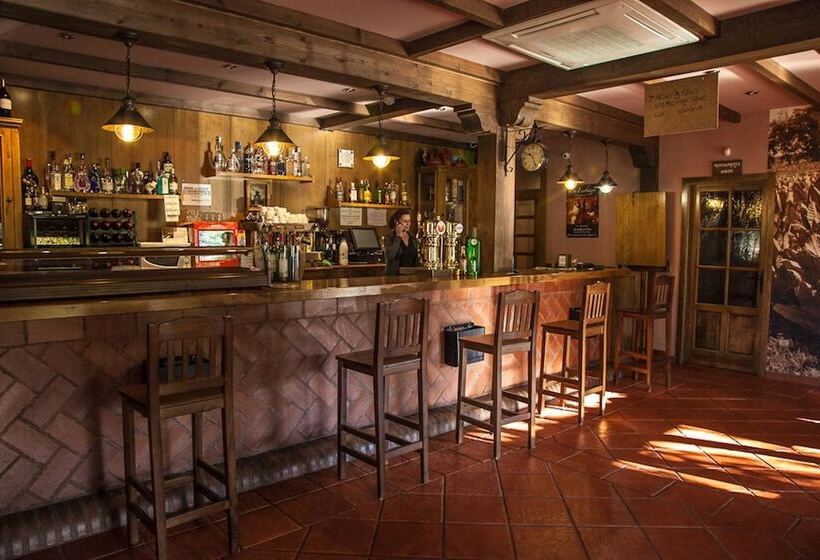 هتل روستایی Rural Robles