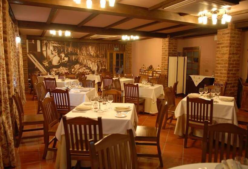 هتل روستایی Rural Robles