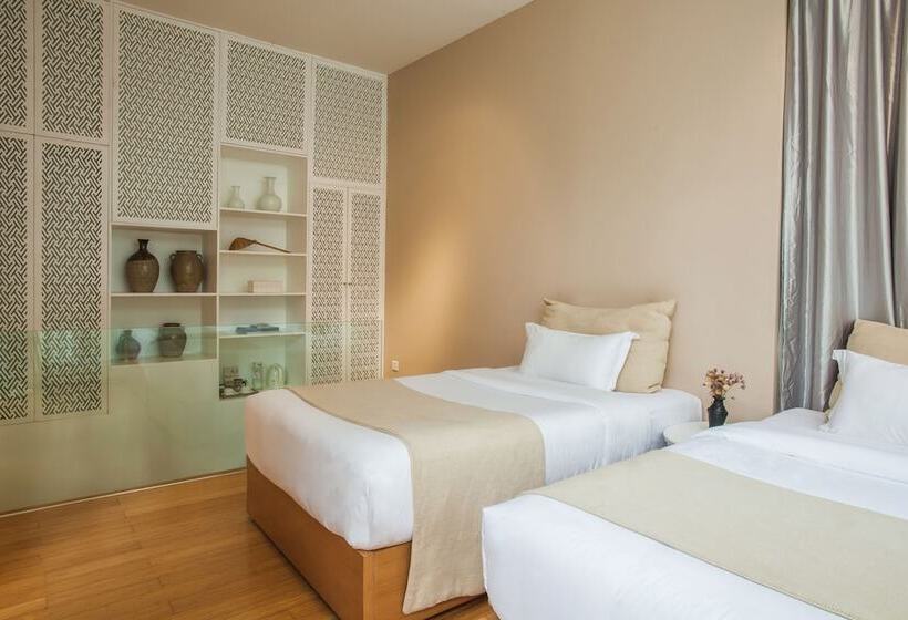 هتل The Bivou Lijiang