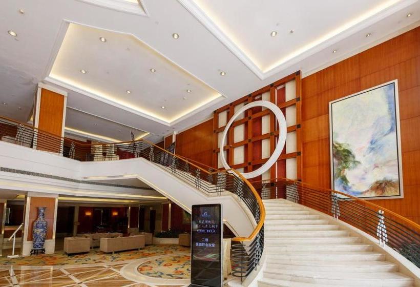 호텔 The Lotus Villa