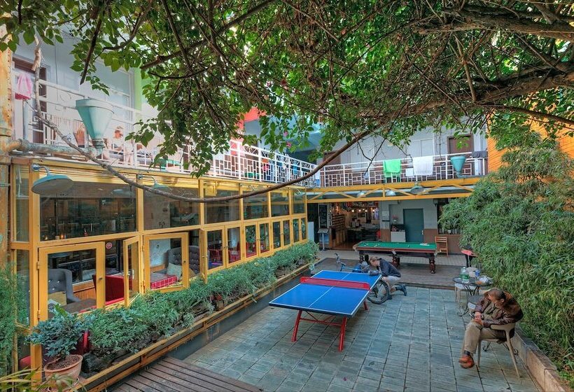 The Cloudland International Youth Hostel Close To The City Center,15 Min Walks To The Subway, Close
