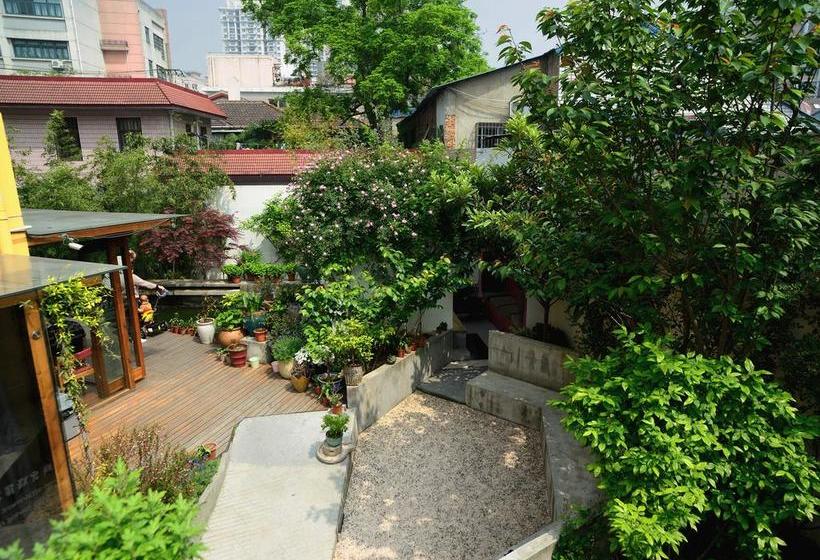 Shanghai Rock & Wood International Youth Hostel