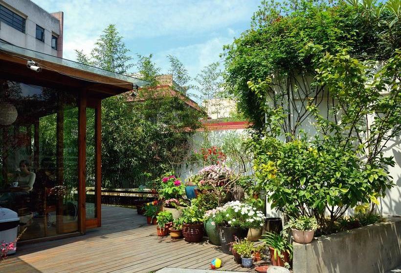 Shanghai Rock & Wood International Youth Hostel