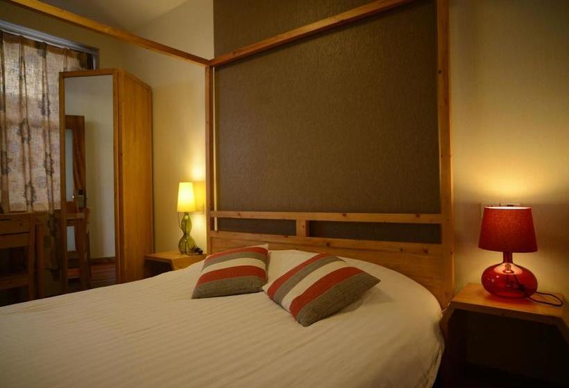 Shanghai Rock & Wood International Youth Hostel