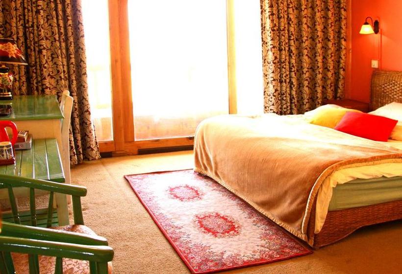 Shangri La Lao Shay Youth Hostel