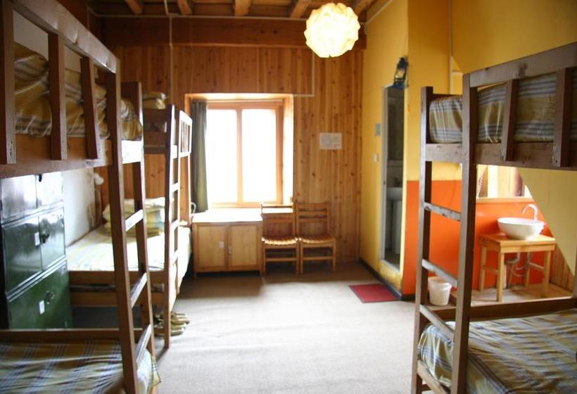 Shangri La Lao Shay Youth Hostel