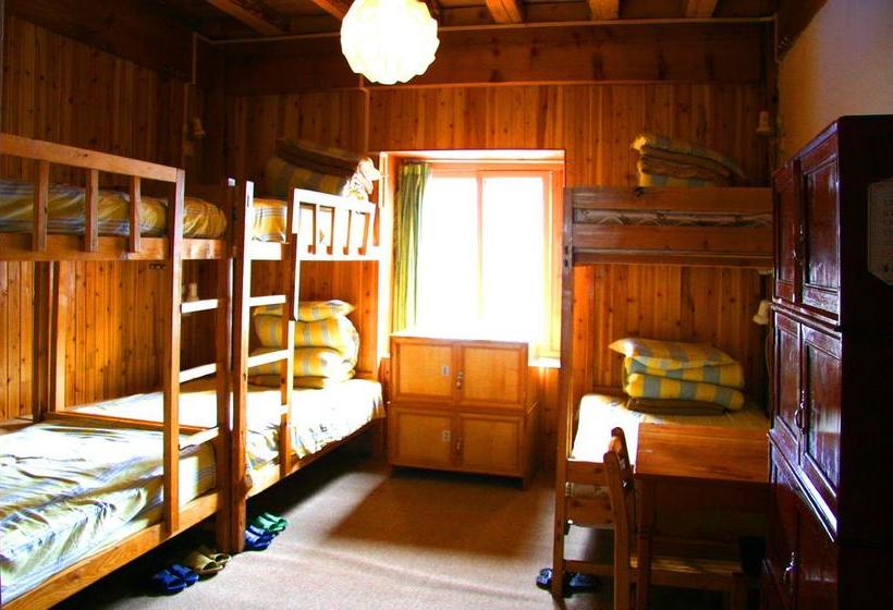 Shangri La Lao Shay Youth Hostel