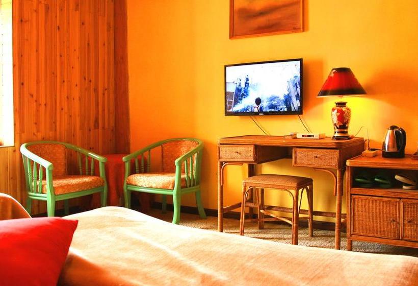 Shangri La Lao Shay Youth Hostel