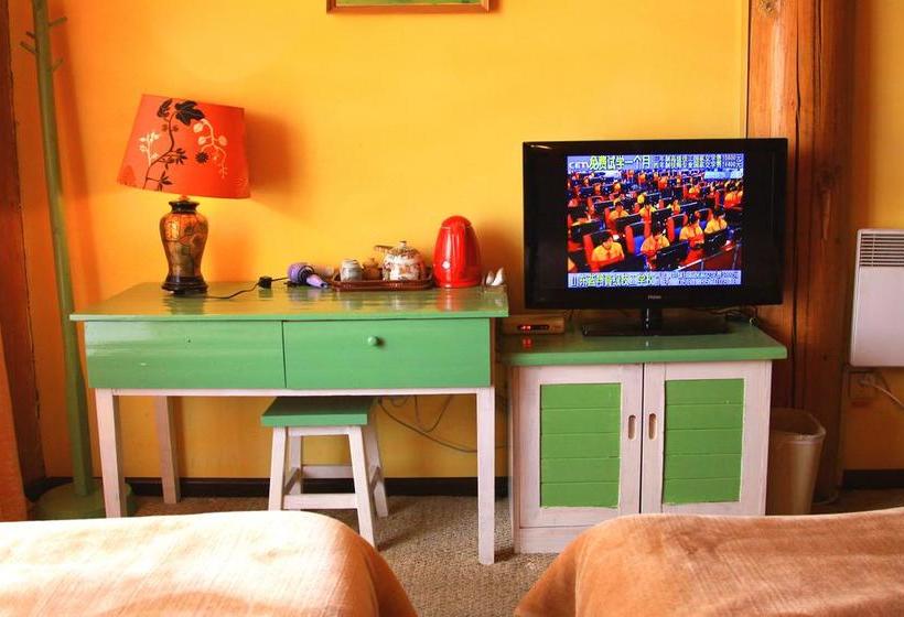 Shangri La Lao Shay Youth Hostel