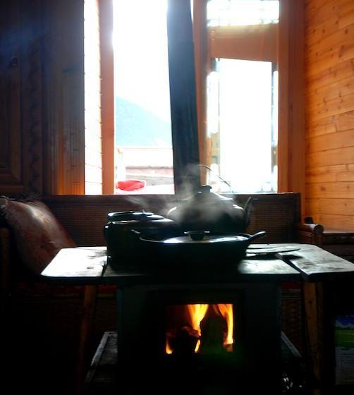 Shangri La Lao Shay Youth Hostel