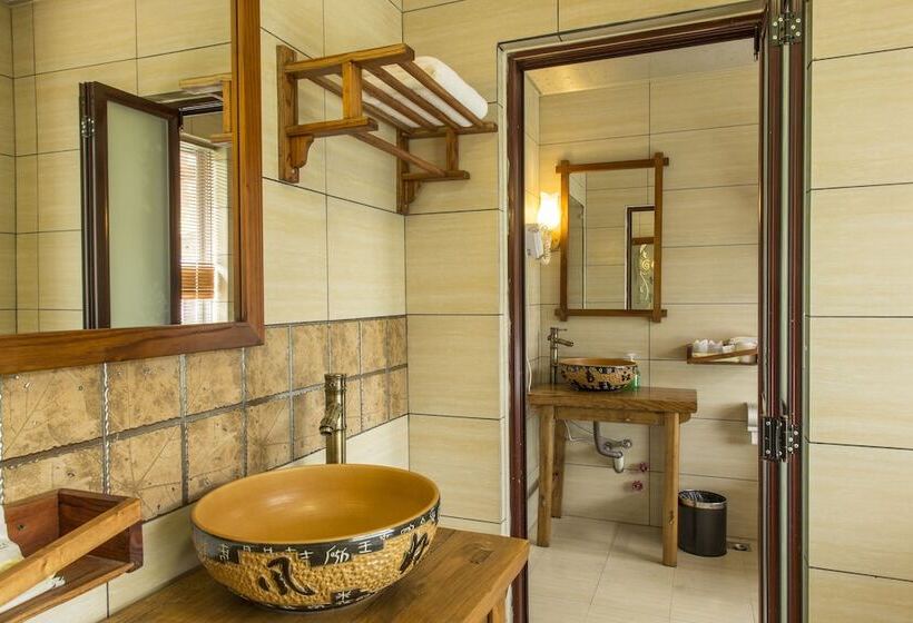 Snow Lion Riverside Resort