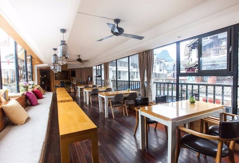 Yangshuo Travelling With Hostel