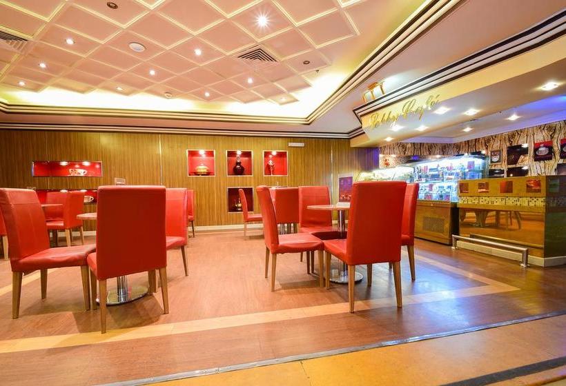 בית מלון כפרי Al Ansar Golden Tulip