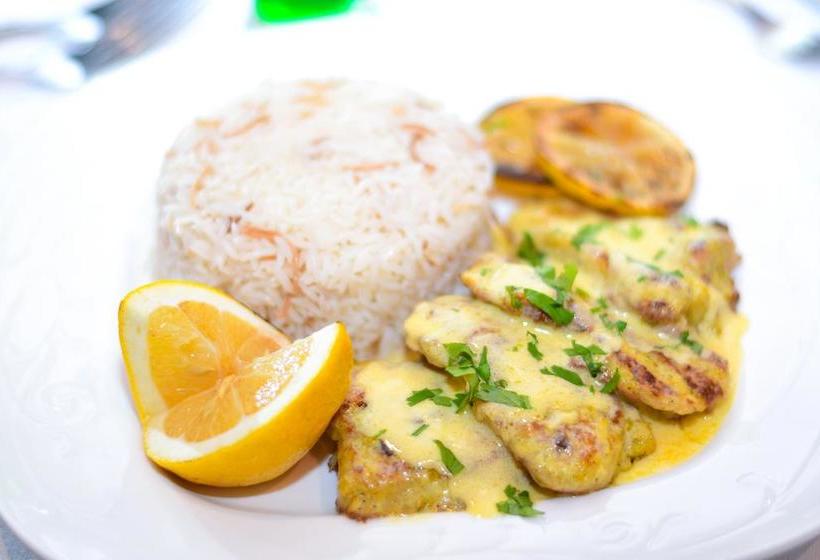 בית מלון כפרי Al Ansar Golden Tulip