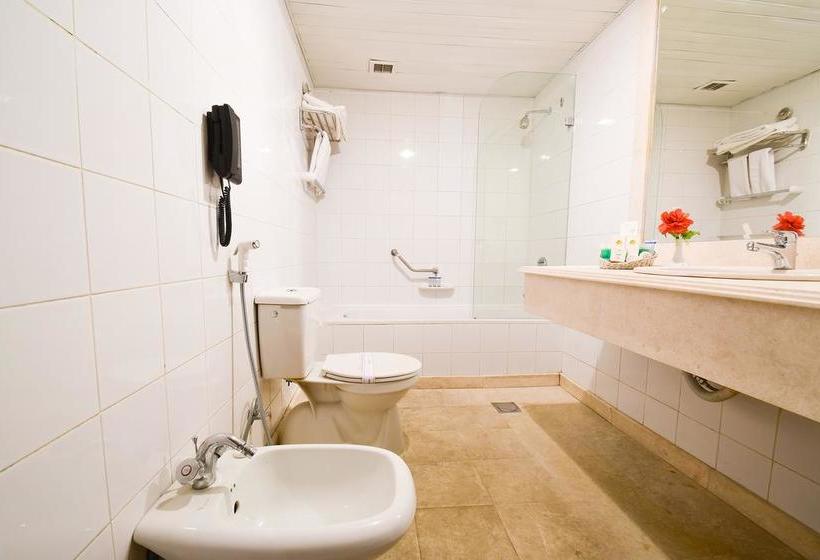 בית מלון כפרי Al Ansar Golden Tulip