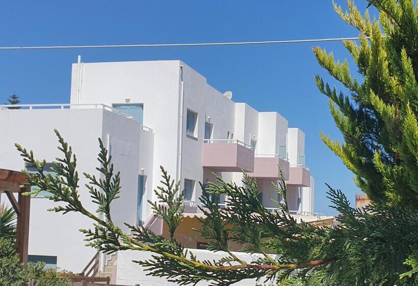 בית מלון כפרי Almare Beach