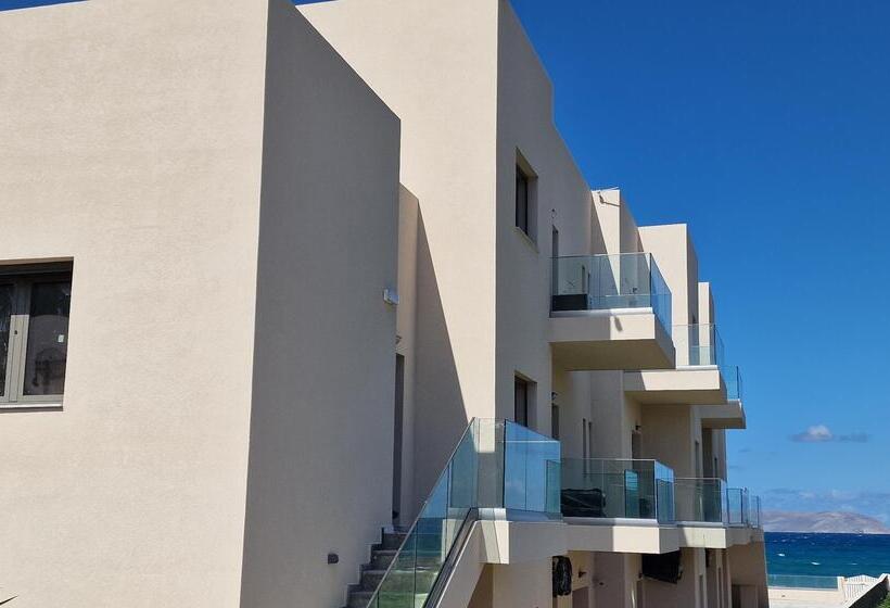 בית מלון כפרי Almare Beach