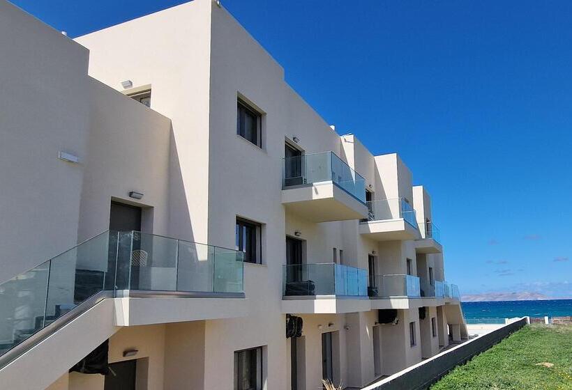 בית מלון כפרי Almare Beach