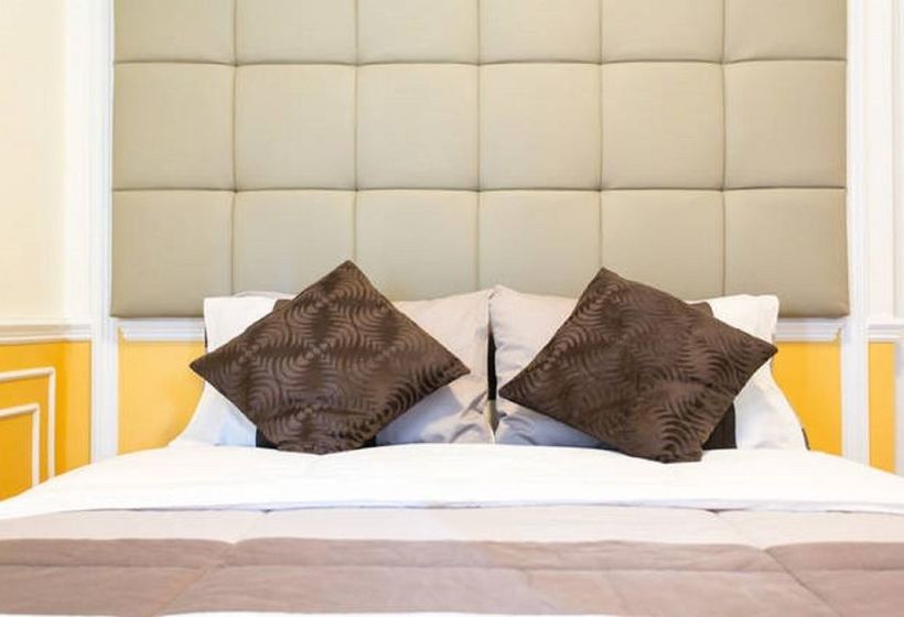 هتل Avant Apartments At The Fort