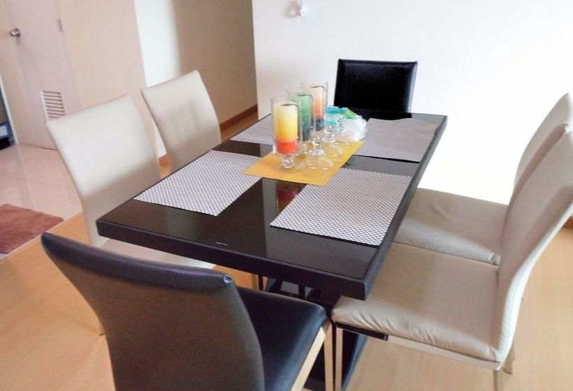 هتل Avant Apartments At The Fort