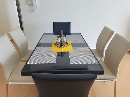 هتل Avant Apartments At The Fort