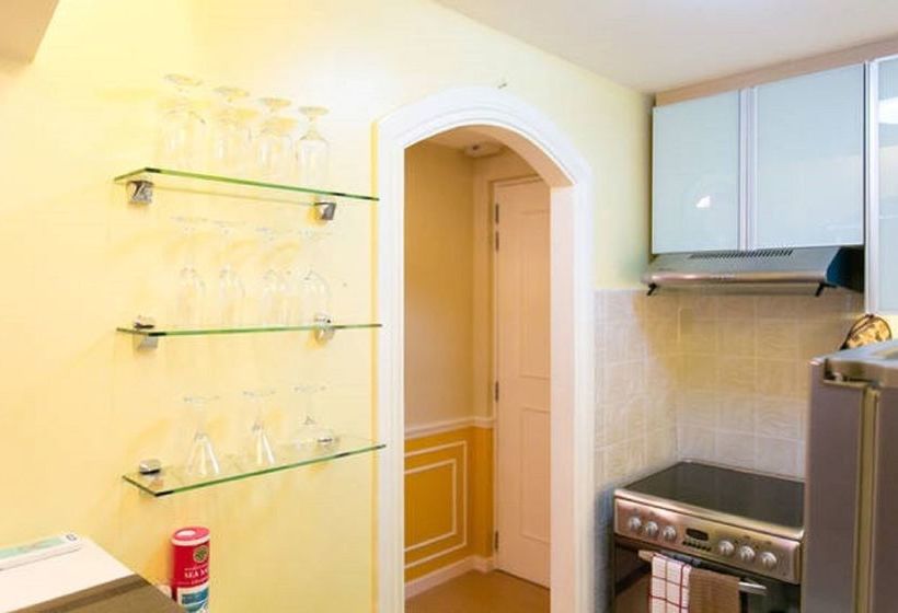 هتل Avant Apartments At The Fort