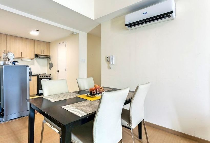 هتل Avant Apartments At The Fort