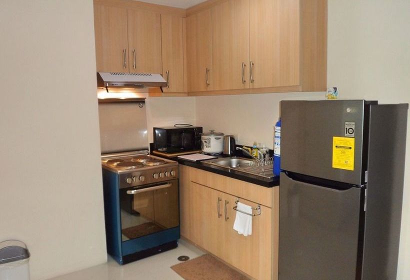 هتل Avant Apartments At The Fort