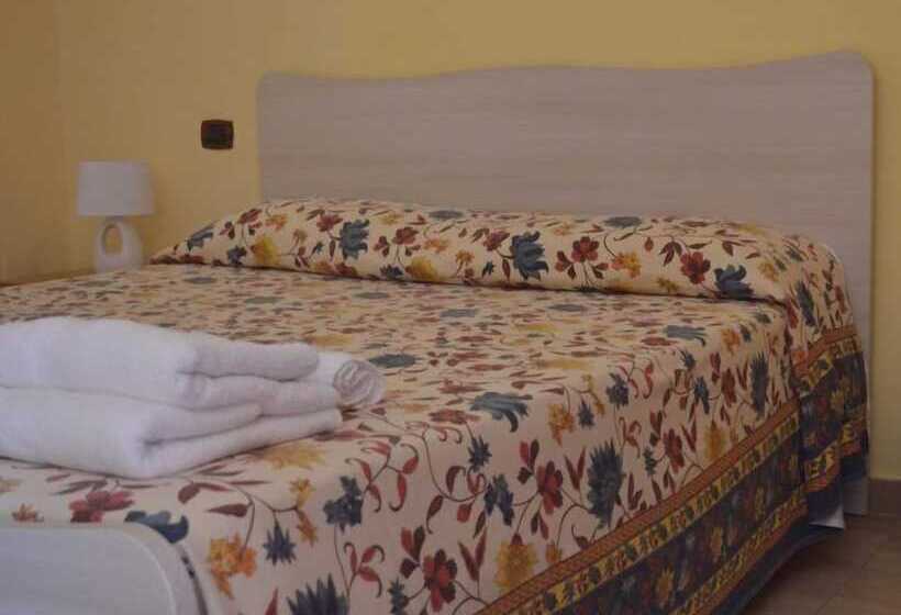 فندق B&b Scalea Rooms