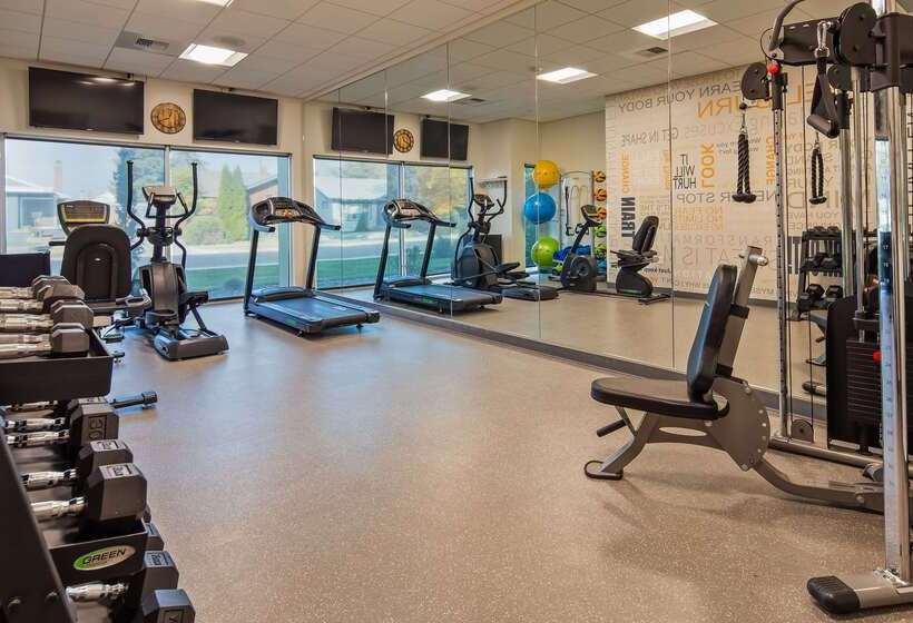 בית מלון כפרי Best Western Plus Peppertree Nampa Civic Center Inn