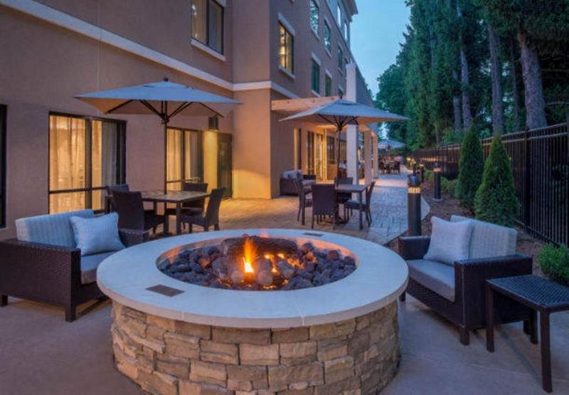 Отель Courtyard By Marriott Hershey Chocolate Avenue