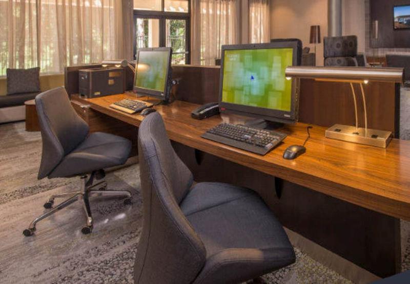 Отель Courtyard By Marriott Hershey Chocolate Avenue