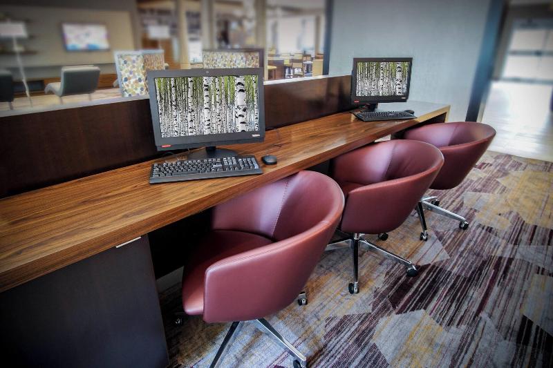 فندق Courtyard By Marriott Lenox Berkshires