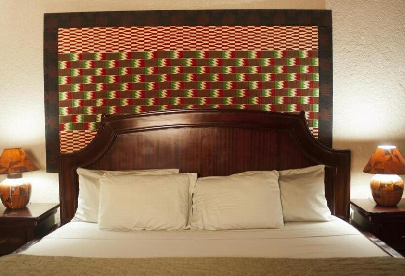 فندق Four Villages Inn