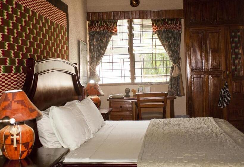 فندق Four Villages Inn