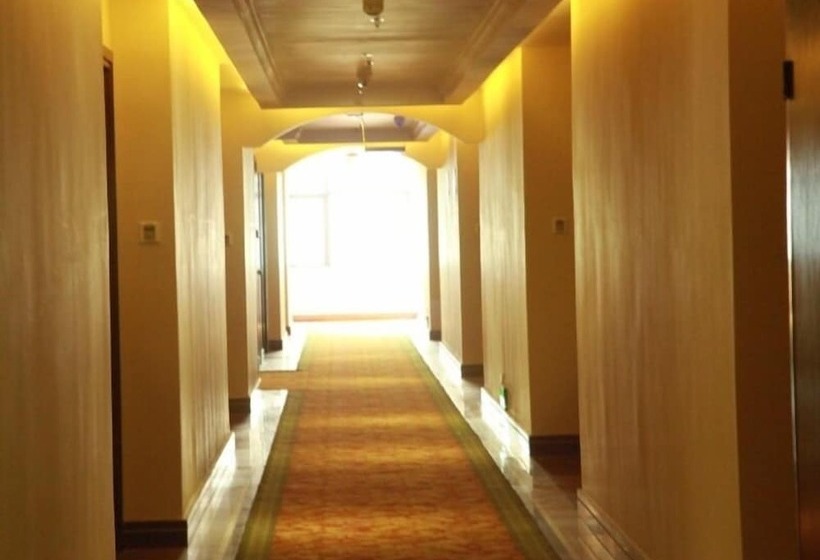 호텔 Greentree Inn Linhai Yintai City