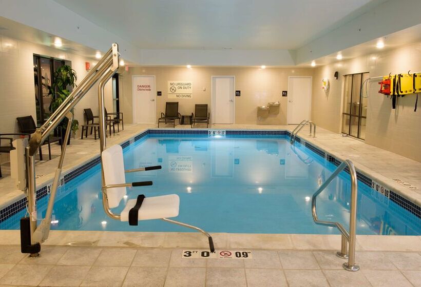 فندق Hampton Inn & Suites Bay City