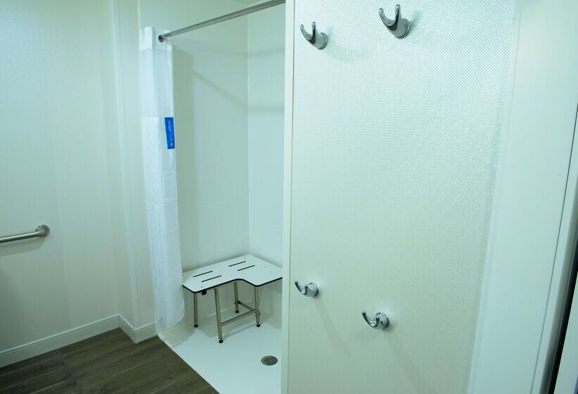 فندق Hampton Inn & Suites Bay City