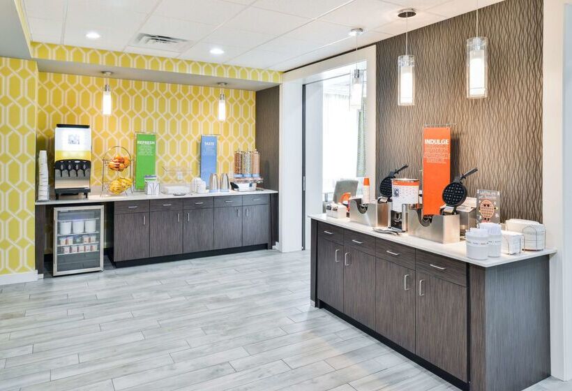 فندق Hampton Inn Emporia